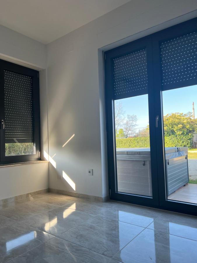 Modern Home Ula Brtonigla Extérieur photo
