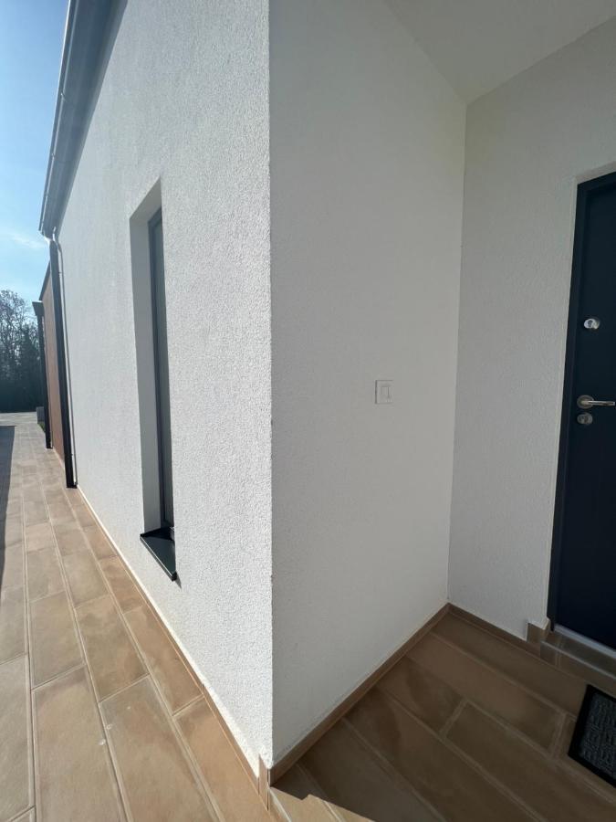 Modern Home Ula Brtonigla Extérieur photo