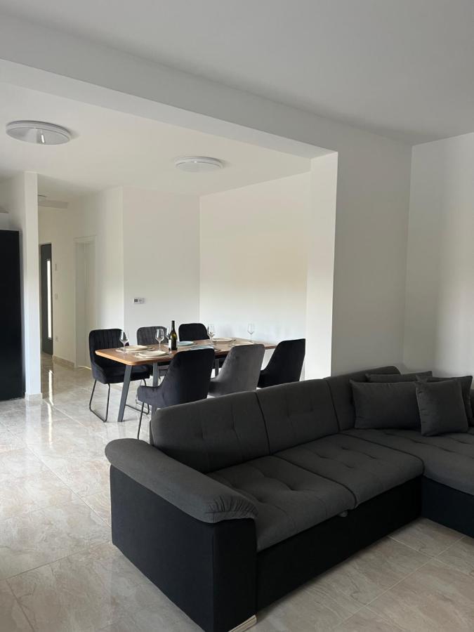 Modern Home Ula Brtonigla Extérieur photo