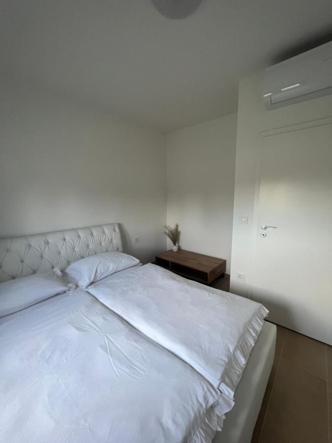 Modern Home Ula Brtonigla Extérieur photo