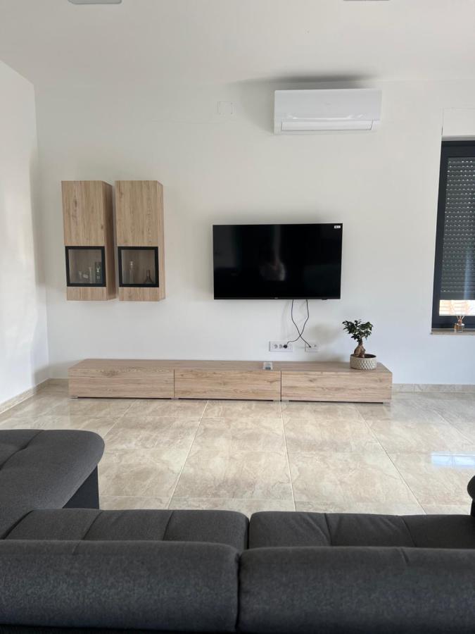 Modern Home Ula Brtonigla Extérieur photo